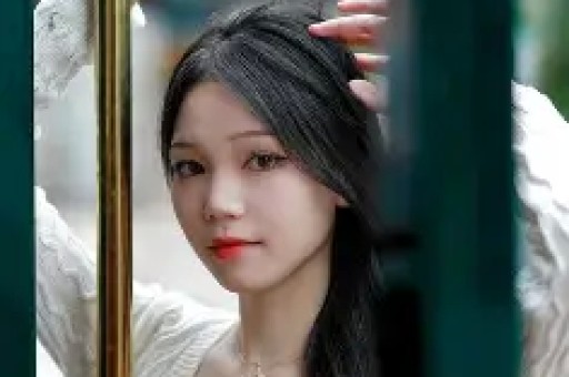 一手好牌打稀碎 三料影后马苏 被黑人驮肩 帮闺蜜撒谎 终究自断前程