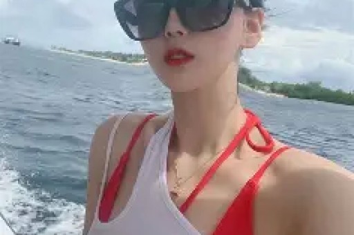 央视表态后给冯小刚走面的韩红底裤都被扒没了